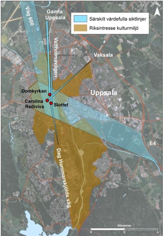 Både påbyggnaden och takterrassen är indragna från fasadliv. Tillbyggnaden och takterrassen ska även placeras med avstånd från den q-märkta huskroppen.