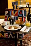 Room-service dygnet runt.