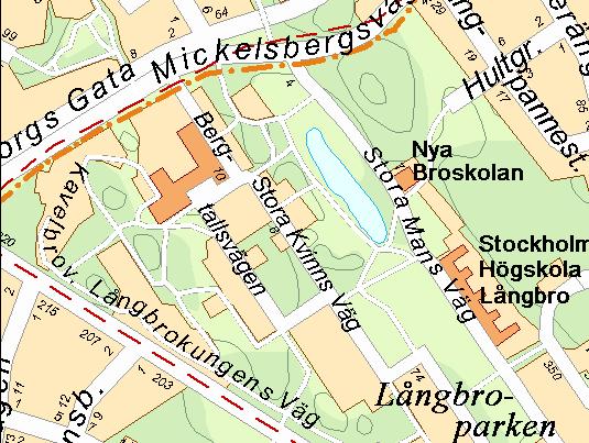 LÅNGBROPARKENS DAMM, LÅNGBRO Id: 130 X: 6575476 Y: 1623524 Vanlig groda Vanlig padda Larver av stjärtlösa groddjur Anlagt småvatten Parkdammen omges av bebyggelse och vägar vilket begränsar