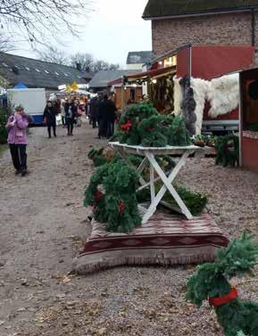 Lund avd. 24. Julmarknad på Wapnögård I år åkte v med bussen tll Wapnögård som lgger utanför Halmstad och där gck v på julmarknad. Nu börjar v känna av att julen nalkas.