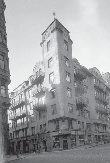 FÖRSLAG Stadssiluett - stenstad - volym Den brokiga sammansättningen av olika hustyper och nivåskillnader i området kräver en tydlig husvolym.