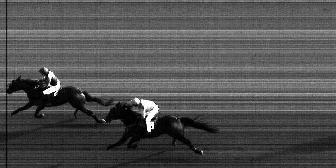 Super News-Gary Lady. Äg. Olsson Ida & Holm Per Terje. Uppf. Bjurström Ellen, Norge. Trän. Olsson Ida, Sjöbo. 0,5 längd. Odds: 3,46. Plats: 1,18-1,30-1,59. Tvilling: (8/13) 5,67.