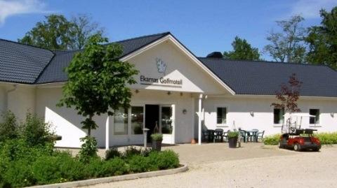 Boende I Grästorp finns det camping, ställplatser, motell, vandrarhem, stugor och Bed & Breakfast.