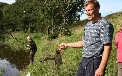Loppis, fiske & kolmilor Här kan du göra fyndbåde på loppisar och