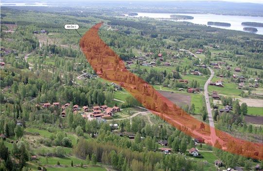 Alternativ Öst 1 Karta 4.14. Alternativ Öst 1, se bilaga 6 Målstandard Alternativ Öst 1 utförs enligt föreslagen målstandard, se kap 4.1. Detta innebär bland annat 14 meter bred mötesfri landsväg med tre körfält och mitträcke mellan motriktade körfält.