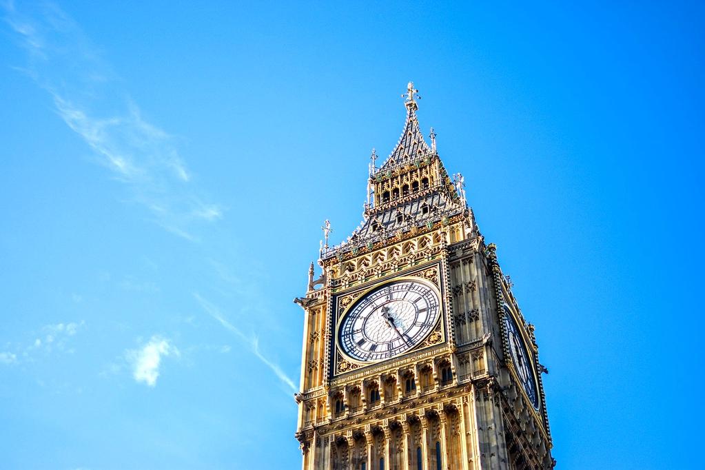 ENKEL Engelska 26 Big Ben In London you find the Houses of Parliament. At the northern end of the building there is a famous clock tower. Big Ben is not the name of the clock tower.