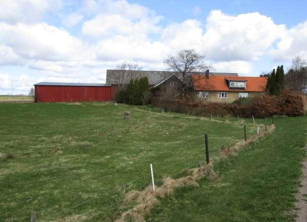 1 FASTIGHETER Oderups by omfattade ursprungligen 13 numrerade gårdar, några onumrerade hus och 2 ryttarehus.