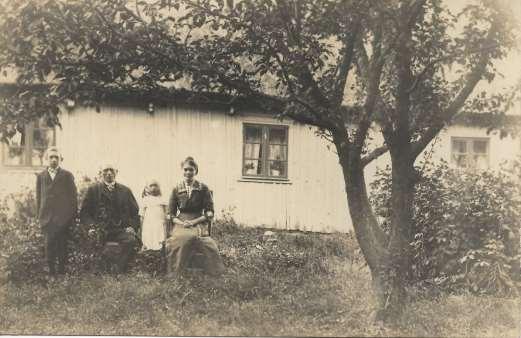 1914_Oderup 1:2 Nedanstående text från Christer Nilsson i Östraby. Fotot är taget omkring 1914.