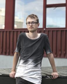 Sabrin Jaja är en av de nya arrangörerna bakom Göteborgs poesifestival och har även arbetat med Ortens konstfestival och poesiskolan Qalam.