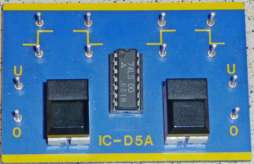 Datorteknik LAX-DEMO 2 Sjusegmentsdisplayen Matningsspa nning a r U (5 V) och 0 (0 V). Indata till respektive segment a r de fyra bitarna d, c, b, a.