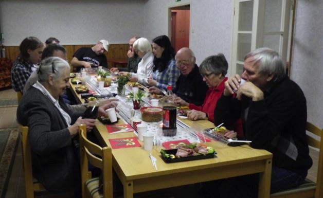 Så här såg det ut 2015! Decembermöte med julsmörgås 1 dec. Plats: samma som förra året Klockan: 19.00 (vanlig klubbtid) Kostnad: 70 kr ca Anmäl Dej Senast den 27 november: Till: Henry SA4AVQ tel.