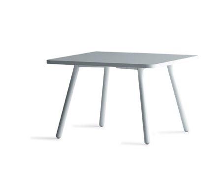 bord tables montmartre BY JONAS WAGELL test Bord i flera storlekar och höjder med stativ i stålrör i standard (svart eller vit), eller.