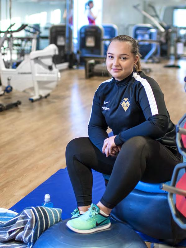 Jag vill tillbaka så fort som möjligt Ellen Markgren Så jobbar Folksam med råd och vård Råd och vård är en kostnadsfri rådgivningstjänst i Folksams medlemsförsäkring för idrottare inom fotboll,