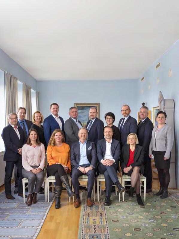 Styrelse Folksam Liv Bakre raden från vänster Lars-Inge Larsson Mikael Täll, personalrepresentant Britt Hansson Tobias Baudin Anders L Johansson, personalrepresentant Lars Ericson, ordförande Eva-Lis