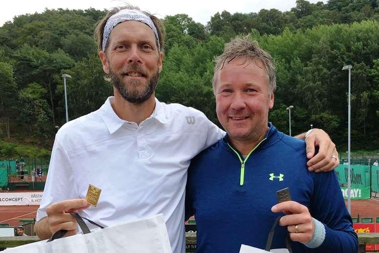 Svensk mästare HS45 Anders Lindgren Enebybergs IF Tommy Andersson Stockholms TK Anders: (Inlägg kommer) Tommy: Redan innan jag styrde bilen mot årets höjdpunkt i tennis, SM-veckan i Båstad, så hade