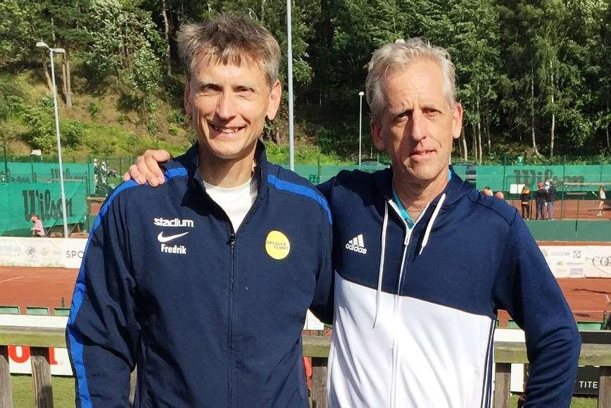Karin: Svensk mästare HS50 Johan Strandeus Ullevi TK Fredrik Waern Järfälla TS Johan: Efter ett antal tuffa matcher, framförallt mot Ove Pipcorn i kvartfinalen mötte jag Fredrik i finalen och gjorde