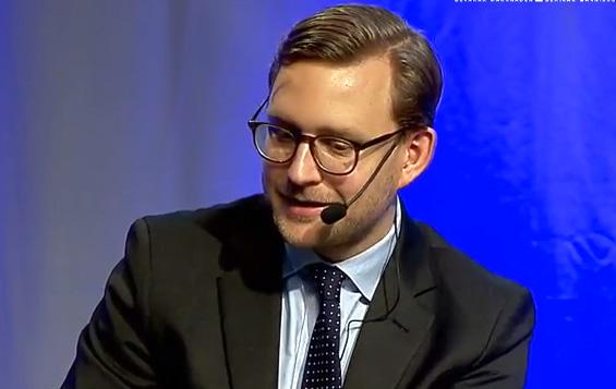 Pål Ryfors, Vd och koncernchef VD har ordet Bästa aktieägare Vi lägger ytterligare ett intensivt kvartal för Episurf Medical bakom oss.