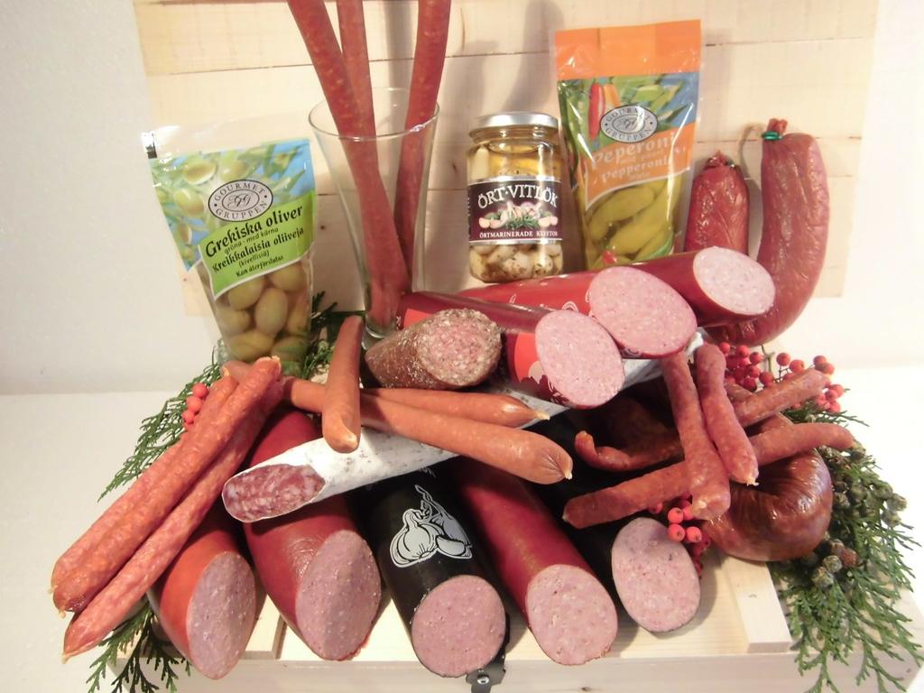 Mat SID 13 Superior Publådan Svensk Vildmarkskorv, 260 g Tysk Pepparsalami, 250 g Spansk Chorizoring, 250 g Kabanossi, 50 g Vitlökskorv, 300 g Salami Hammergarlic & Tellicherrypepper, 160 g