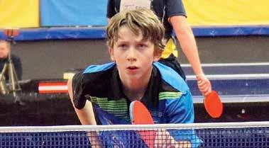 FRIIS HÖLL SIG KVAR PÅ GULDSPÅRET pingis Tredje pojkar 15-finalen i USM på lika många år. Och Spårets Martin Friis höll sig kvar på det guldspår han hittade 2017.