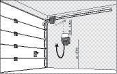 NovoPort drivsystem Drivenhet, styrning, monteringsexempel Standardinstallationer Installation med förlängning Drivenheten placeras i den högra portlöpskenan. Styrningen placeras bredvid porten.