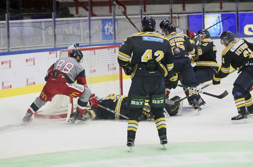 28 Hockeyextra Tisdag 18 september 2018 " Så bra är lagen i allsvenskan VT-sporten betygsätter VIK fågel eller fisk? Som tidigare har klargjorts: mycket är nytt i VIK. Sportchef, tränare och trupp.