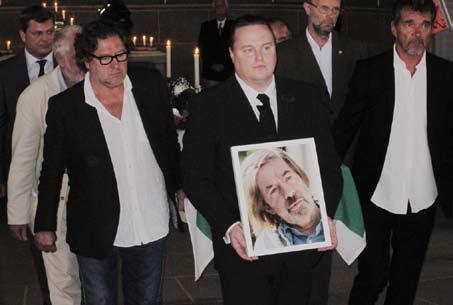 In memorian Under hösten har tre aktiva hundkappare i Stockholmstrakten lämnat våra led. Det är Jan Halldoff, Lars Edman och Björn Skagerfält.