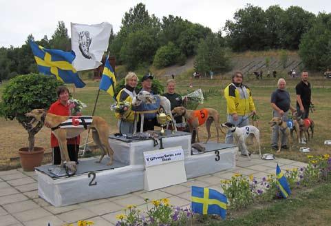 Årets Rookie, Crimdon Boa, MiHK, Årets Whippet, Banana Split, Marie-Louise Rönnberg, VHS, samt Årets Saluki, Ghannam, Jenny Cedervång, VHS. Foto Bo Norevik.