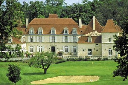 Boende Château des Vigiers erbjuder totalt 87 rum, alla med 4-stjärnig standard, placerad i tre olika byggnader; Château, Relais
