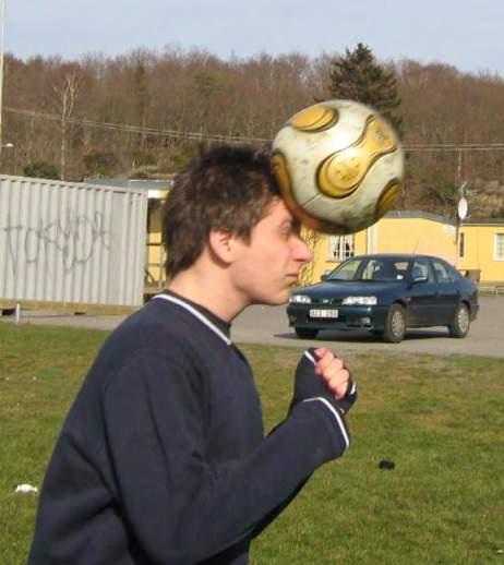 Hur är det med nickning i fotboll?