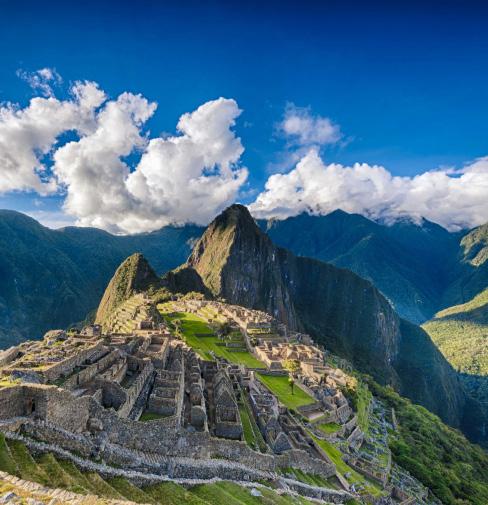 Dag 15: Machu Picchu till Cuzco. Dagen börjar tidigt med en 25 minuters färd upp till det fantastiska inkacitadellet Machu Picchu.