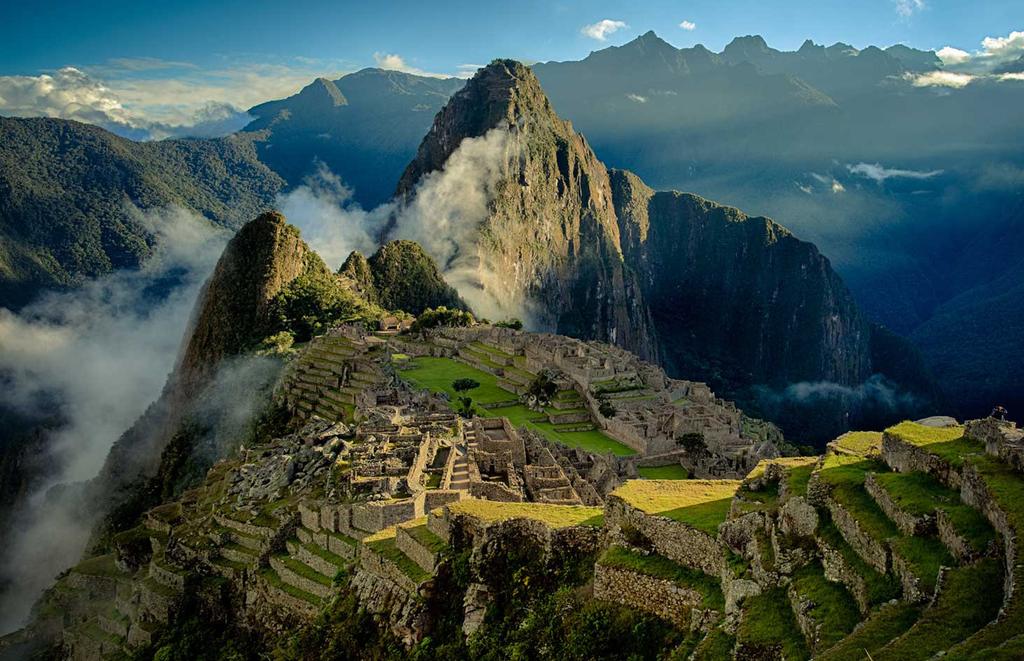 Dag 14 Aguas Calientes, Machu Picchu till Cusco Dagen börjar tidigt med en 25 minuters färd upp till det fantastiska inka citadellet Machu Picchu.
