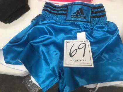 17:49 Boxningsshorts