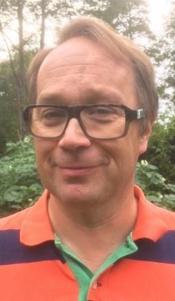 Mer folk som jobbar inom vården och bättre arbetstider och mindre belastning på personalen. Hampus Lindqvist Ålder: 17 Studerande.