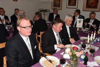 Sedan tidigare har vi en balloterad ansökan från Jan Lorensson föreslagen av br Bengt Ekorn. Ballotering av de två förstnämnda sker vid logemötet den 27 april. Invigningsgrad ges den 8 maj.