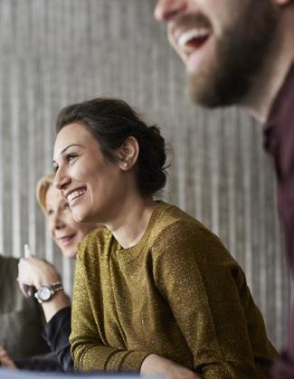 Ledarskap Leda människor i projekt Projektledning handlar till stor del om att få en grupp människor att prestera bra för att uppnå ett gemensamt mål och att hantera projektets intressenter.