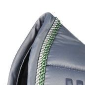 Schabraket är panelquiltat med Quick Dry -foder på undersidan som transporterar bort fukt och svett från