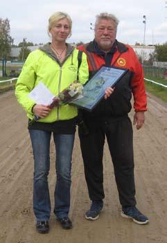 Årets Zellingerpris till Kennel Qetesh! Årets pris delas ut av Zellingerfonden till den kull som fondstyrelsen röstar fram som den bästa kullen född under perioden juli 2010 till och med juni 2011.