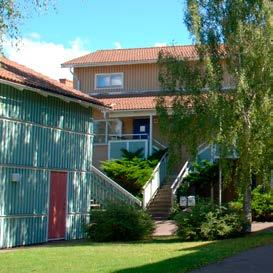 Predikanten 1 och de övriga fastigheterna ligger centralt i Osby, med bara en kort promenad