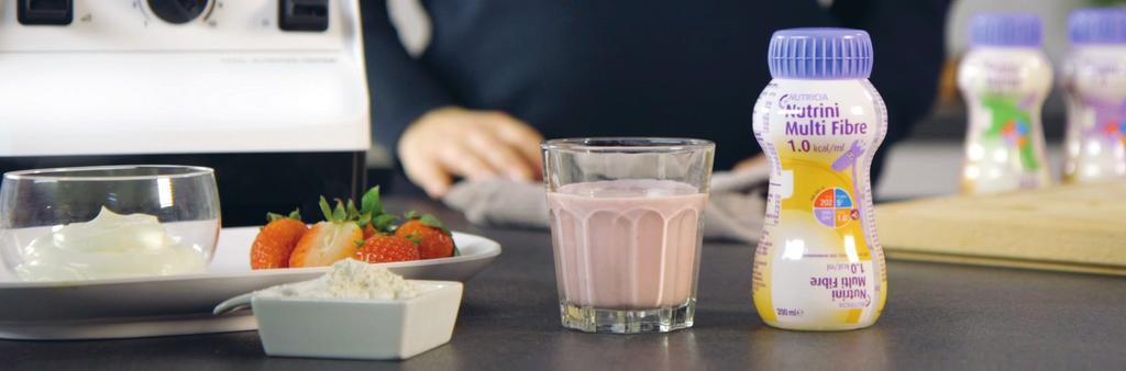 FRUKOST GREKISK YOGHURT MED FRUKTPURÉ OCH HAVRE (2 dl) INGREDIENSER 90 ML NUTRINI SONDNÄRING (6 MSK) 60 G GREKISK YOGHURT (4 MSK) 12 G FINMALET HAVREMJÖL (2 MSK) 10 G SLÄT FRUKT- ELLER BÄRPURÉ (2