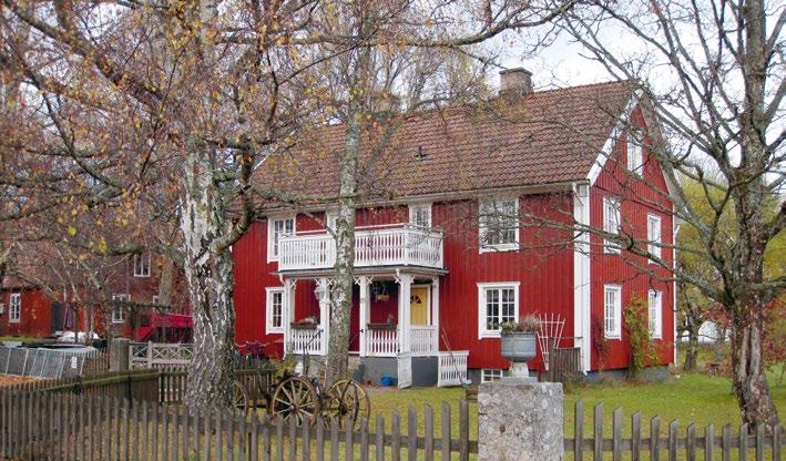 Stora byggningen. Foto: Lotta Lamke, Länsstyrelsen Kalmar län. 2. Arbetarbostäder Kring bruket har det funnits flera arbetarbostäder. Detta är några av dem som är kända.