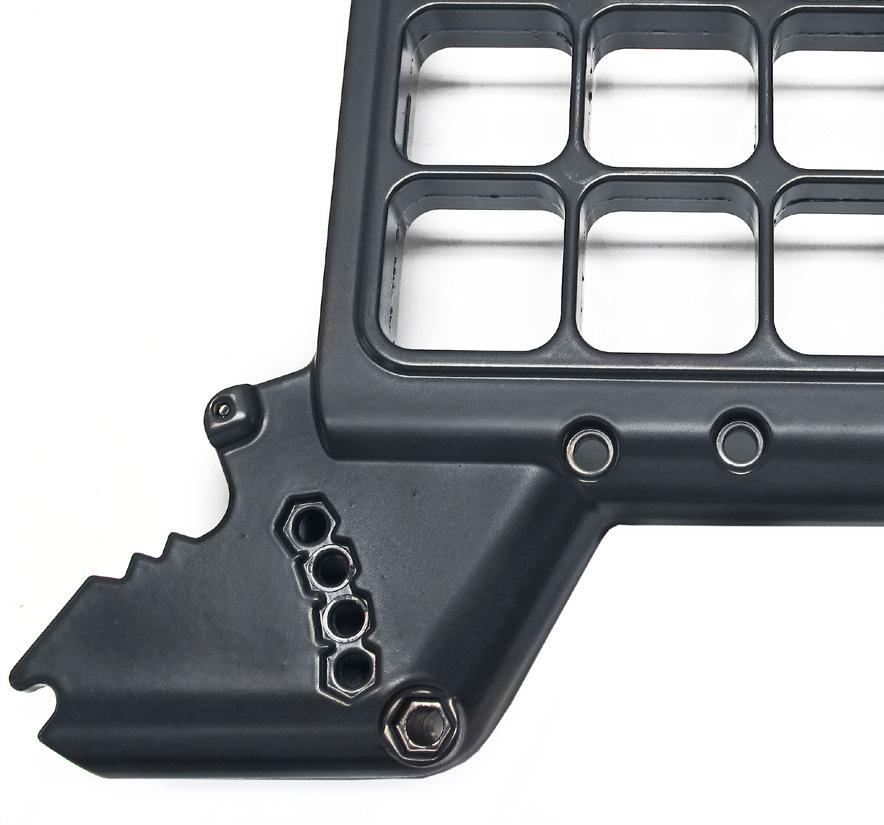 Mobility and Seating Solutions Gäller Etac Cross 5, Cross 5 XL Cross 5 Färgbyte Den blå färgen på Cross 5 byts ut, den nya färgen -93 Mörkblå har en slätare yta och en högre glans.