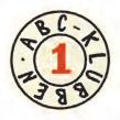 ABC-korsord I ABC-korsord tränas särskilt förmågan att identifiera ljuden i ord och sätta samman bokstäver till ord. Hur låter bok- stavsljudet? Leta i korsordet efter rätt plats för bokstaven.