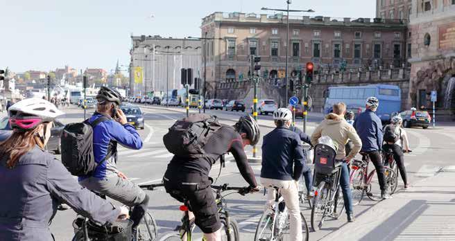 5.5 Ökad användning av hjälm och annan skyddsutrustning Huvudskador är den vanligaste skadan som orsakar dödsfall hos cyklister, oavsett typ av olycka.