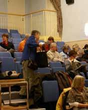 Tävling: Fototävling med tema Din trädgård Kurs: Höst arrangemang & mossklot. Föredrag: Blommande träd och buskar.