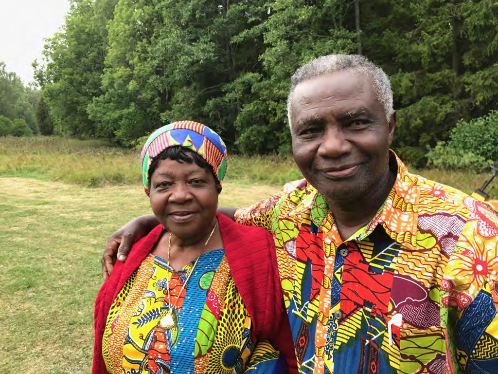 Diana och Enok från Ghana Sen vi blev pensionärer bor vi i Ghana på vintern och resten av tiden här hemma.