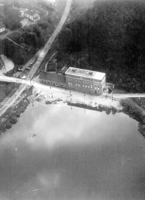 10 LORENSBERG 3 HISTORIK LORENSBERG HUNDRA ÅR TILLBAKA Lorensberg är ett område med lång historia. Här finns bland annat många äldre villakvarter med grönskande trädgårdar och fruktträd.