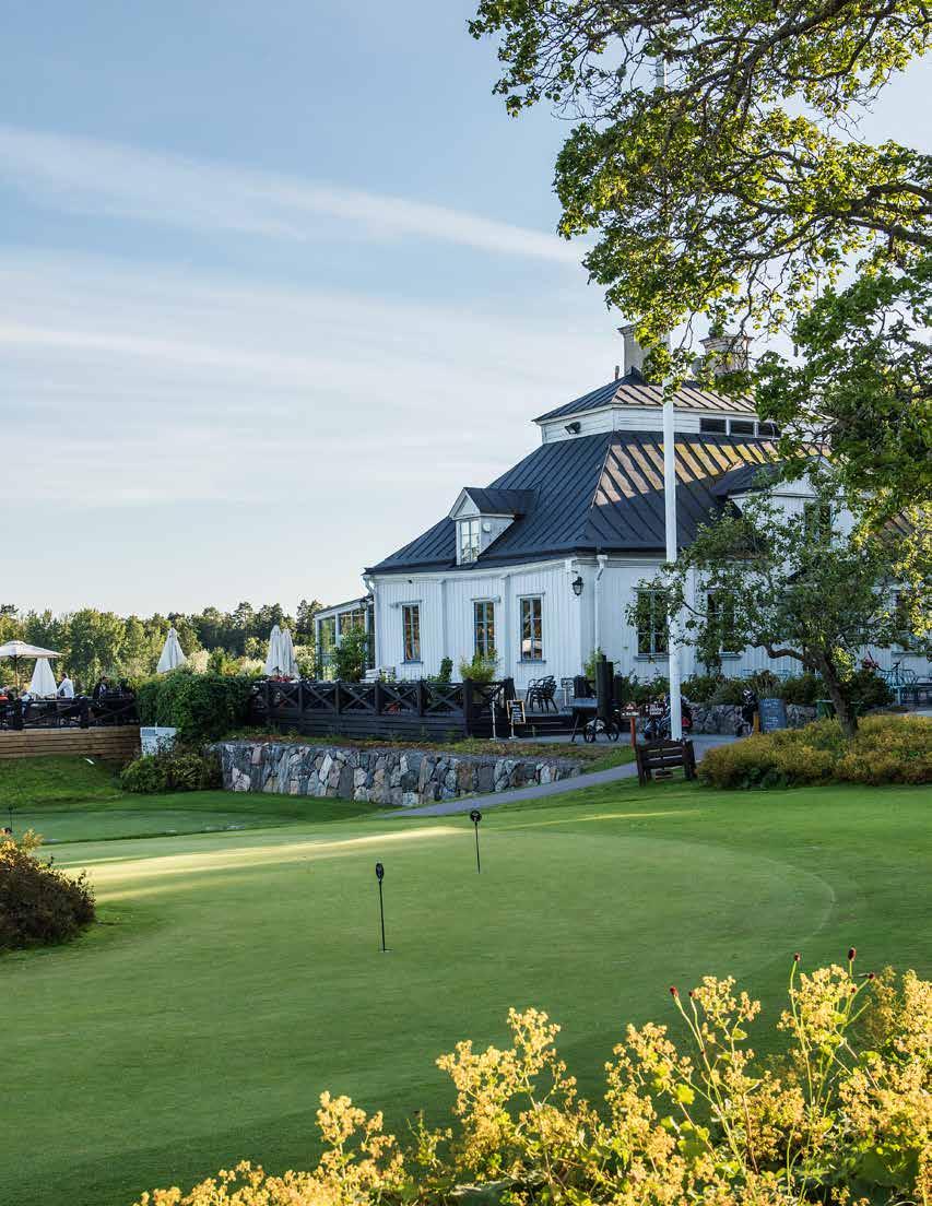f å g e l b r o g o l f k l u b b Gemytligt och välkomnande på Fågelbro g e m e n s k a p e n o c h d e n familjära stämningen på Fågelbro l o c k a r m å n g a b e s ö k a r e.