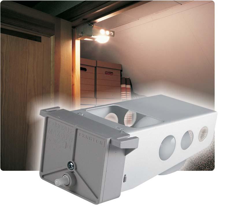 9020 B 9020 B 9020 B är en garderobsbelysning för glödlampa E27, avsedd att monteras i dörrkarm.