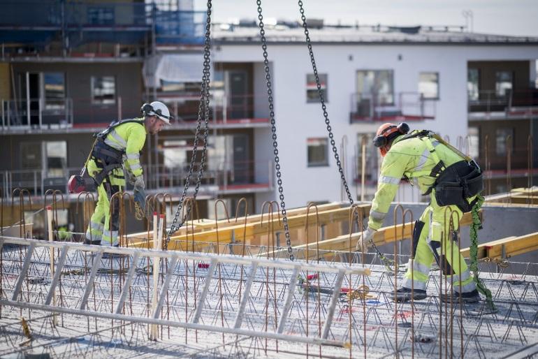 JM Entreprenad Januari - mars Helår Mkr 2018 2017 2017 Intäkter 1) 698 552 2 751 Rörelseresultat 0 10 1