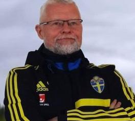 Spanien, Egypten och i Sydafrika. Han har även varit huvudansvarig för FC Barcelonas fotbollskolor i Japan, Turkiet, USA.
